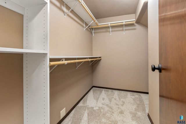 2904 E Indigo Pl, Sioux Falls, SD 57108