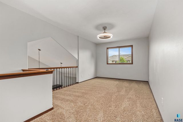 2904 E Indigo Pl, Sioux Falls, SD 57108