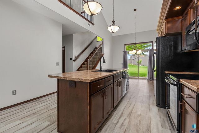 2904 E Indigo Pl, Sioux Falls, SD 57108