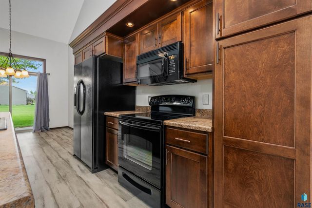 2904 E Indigo Pl, Sioux Falls, SD 57108