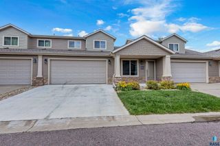 2904 E Indigo Pl, Sioux Falls, SD 57108