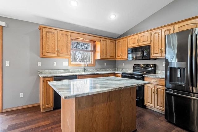 1843 BRIARWOOD COURT, De Pere, WI 54115