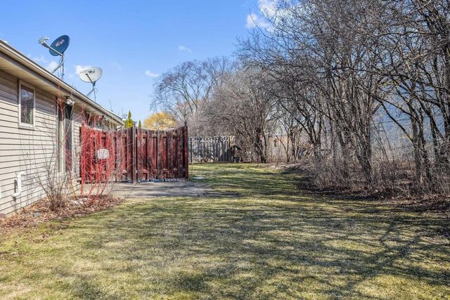 1843 BRIARWOOD COURT, De Pere, WI 54115