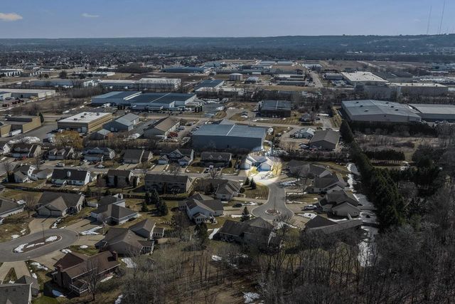 1843 BRIARWOOD COURT, De Pere, WI 54115