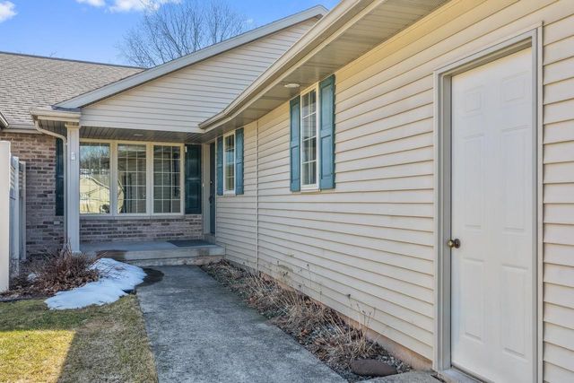 1843 BRIARWOOD COURT, De Pere, WI 54115