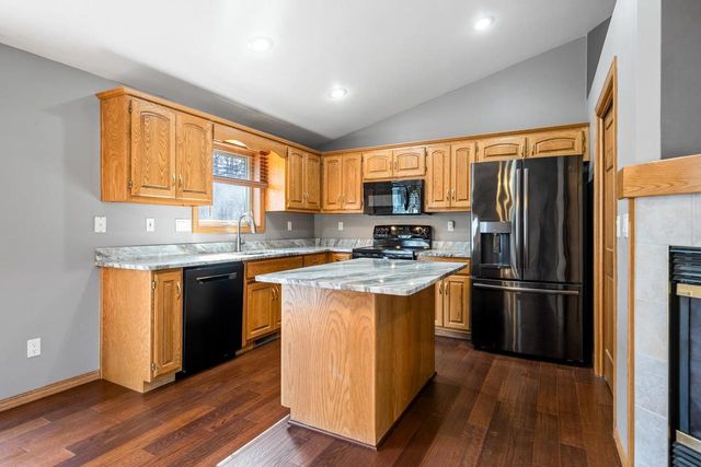 1843 BRIARWOOD COURT, De Pere, WI 54115