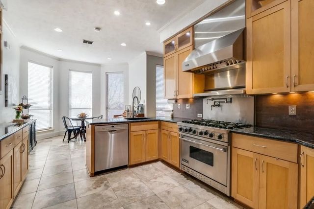 618 Knollwood Drive, Rockwall, TX 75087