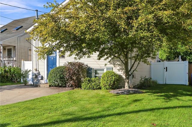 105 Branch Avenue, Cumberland, RI 02864