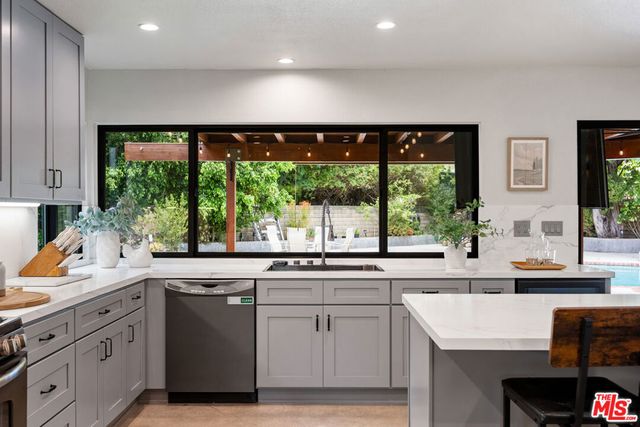 2231 Willowpark Court, Thousand Oaks, CA 91362