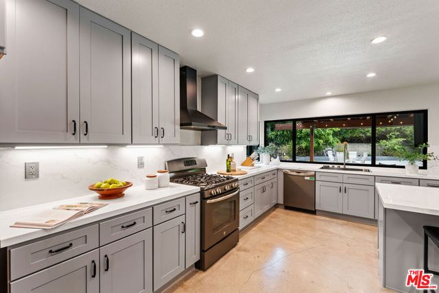 2231 Willowpark Court, Thousand Oaks, CA 91362