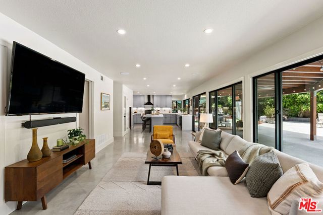 2231 Willowpark Court, Thousand Oaks, CA 91362