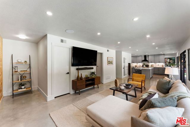 2231 Willowpark Court, Thousand Oaks, CA 91362