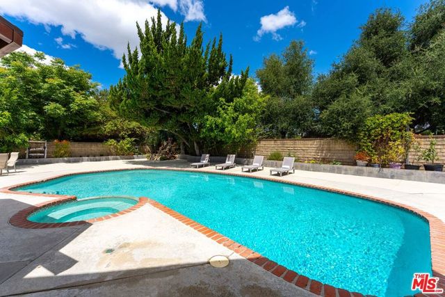 2231 Willowpark Court, Thousand Oaks, CA 91362