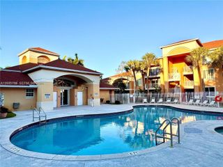 6900 SW 39th St 206J, Davie, FL 33314