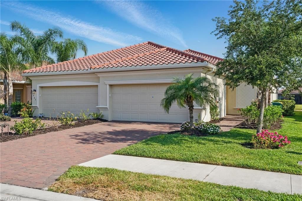 1767 Alameda DR, Naples, FL 34120