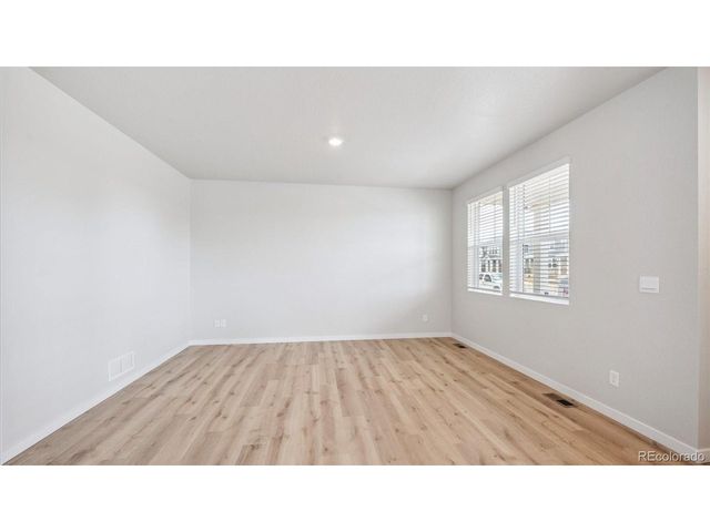 667 N Ukraine St, Aurora, CO 80018