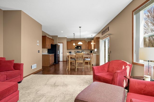 8897 67th Street Bay South, Cottage Grove, MN 55016