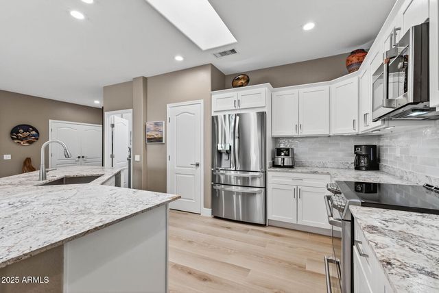 16038 W AUTUMN SAGE Drive, Surprise, AZ 85374