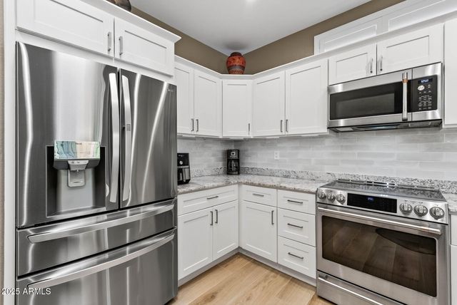 16038 W AUTUMN SAGE Drive, Surprise, AZ 85374