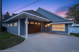 3695 Lotus Drive, Waterford Charter Township, MI 48329