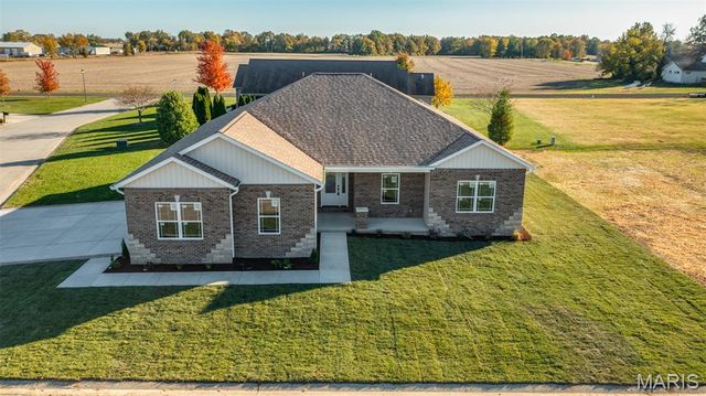 1510 Kathleen Lane, Staunton, IL 62088