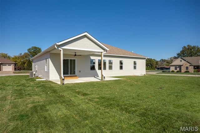 1510 Kathleen Lane, Staunton, IL 62088