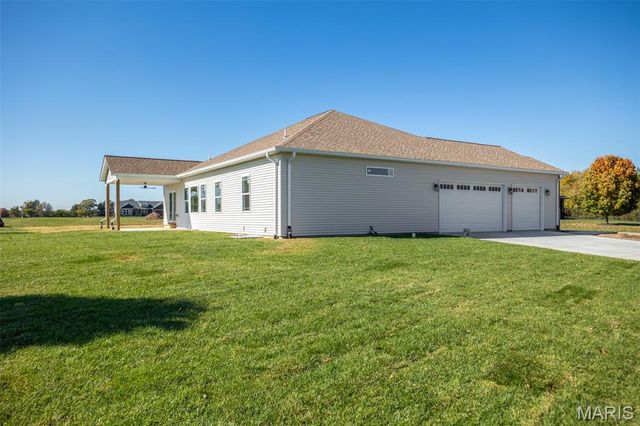 1510 Kathleen Lane, Staunton, IL 62088