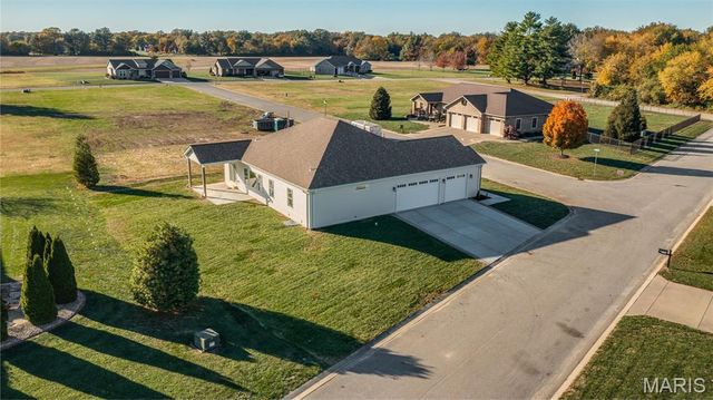 1510 Kathleen Lane, Staunton, IL 62088