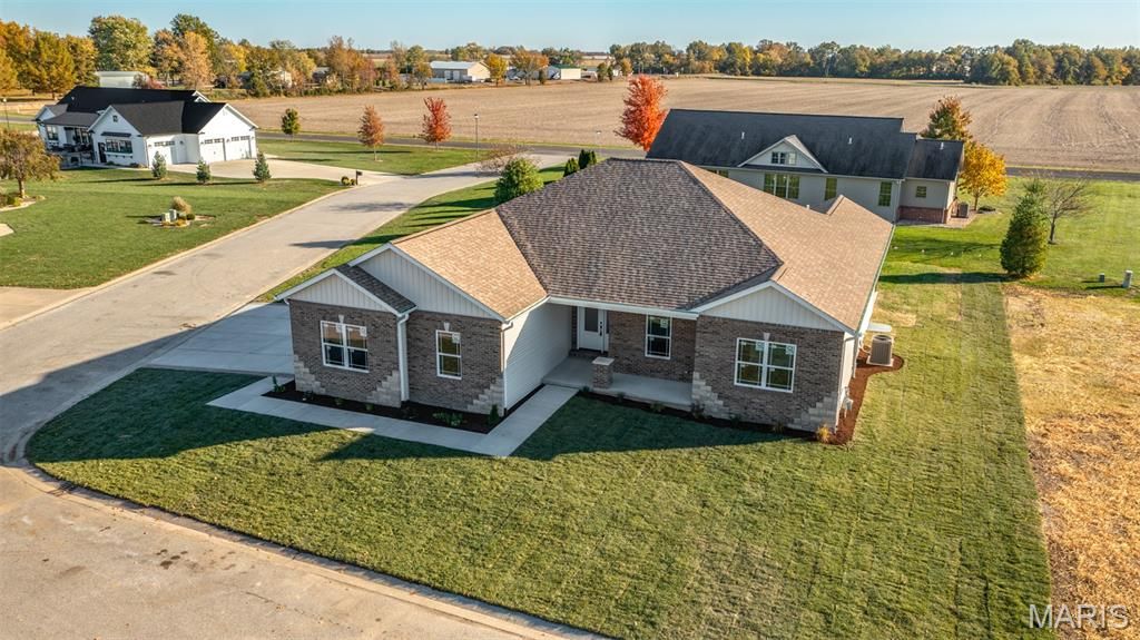 1510 Kathleen Lane, Staunton, IL 62088