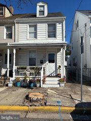 333 WALNUT ST, Bristol, PA 19007