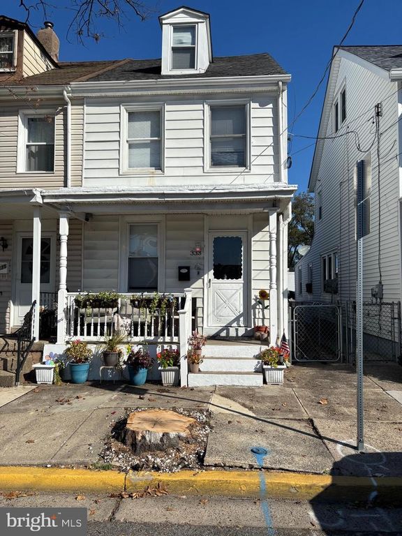 333 WALNUT ST, Bristol, PA 19007