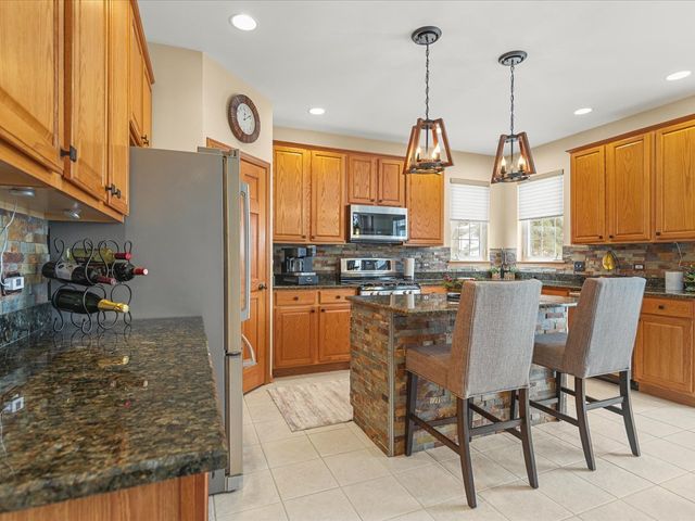 1849 Moorland Lane, Crystal Lake, IL 60014