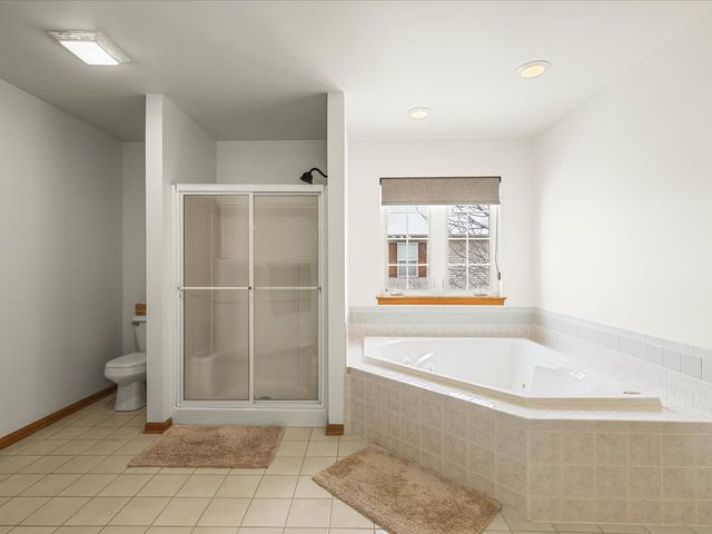 1849 Moorland Lane, Crystal Lake, IL 60014