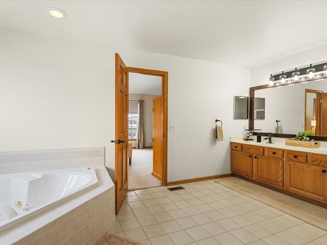 1849 Moorland Lane, Crystal Lake, IL 60014