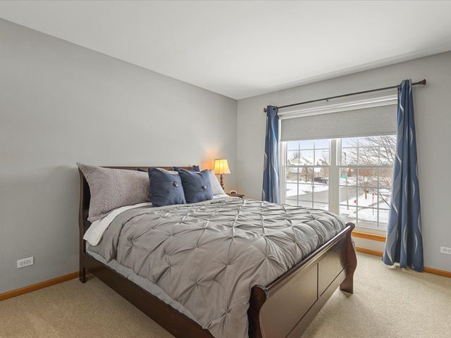 1849 Moorland Lane, Crystal Lake, IL 60014