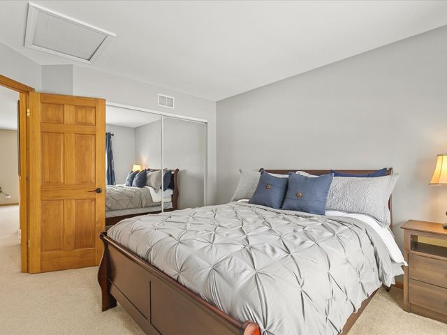 1849 Moorland Lane, Crystal Lake, IL 60014