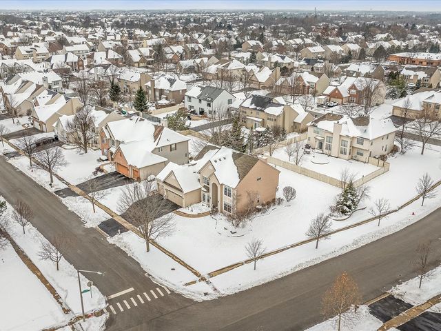 1849 Moorland Lane, Crystal Lake, IL 60014