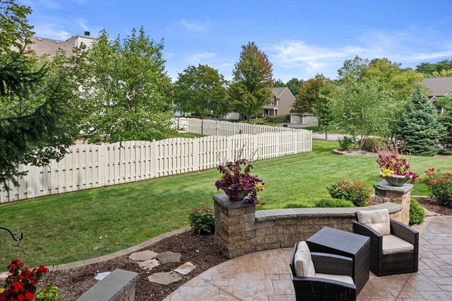 1849 Moorland Lane, Crystal Lake, IL 60014