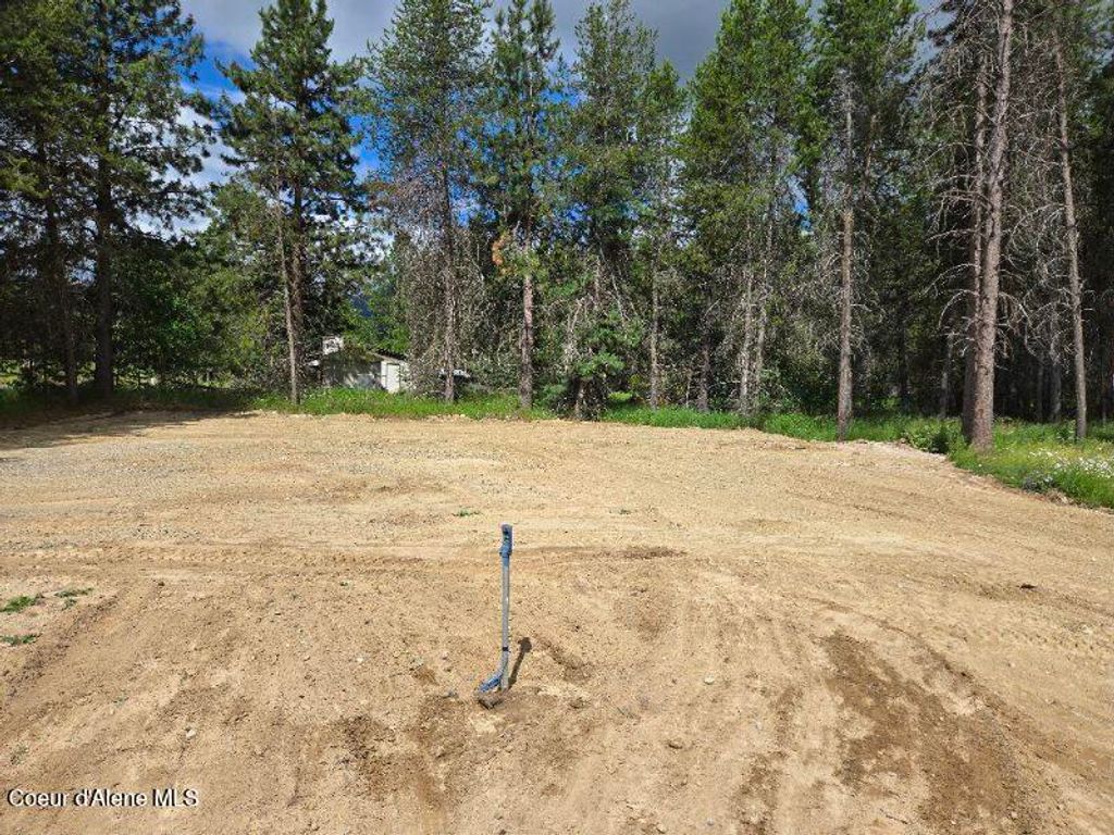 235 Davis Rd, Sagle, ID 83860