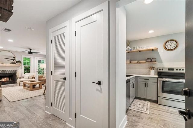 302 Teal Court 302, Roswell, GA 30076