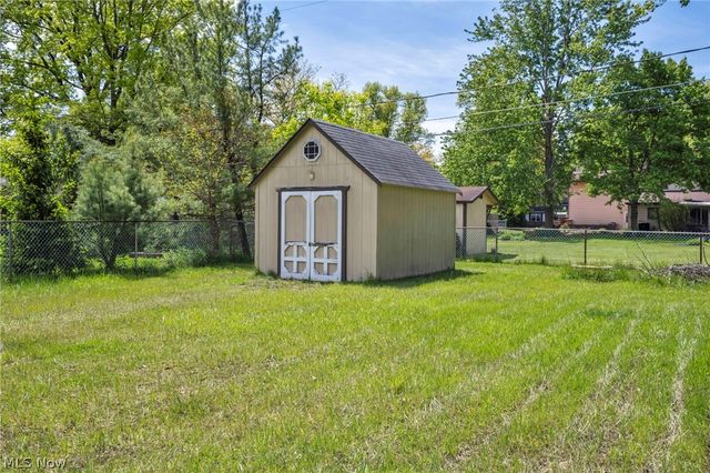 8600 Brentwood Drive, Olmsted Twp, OH 44138