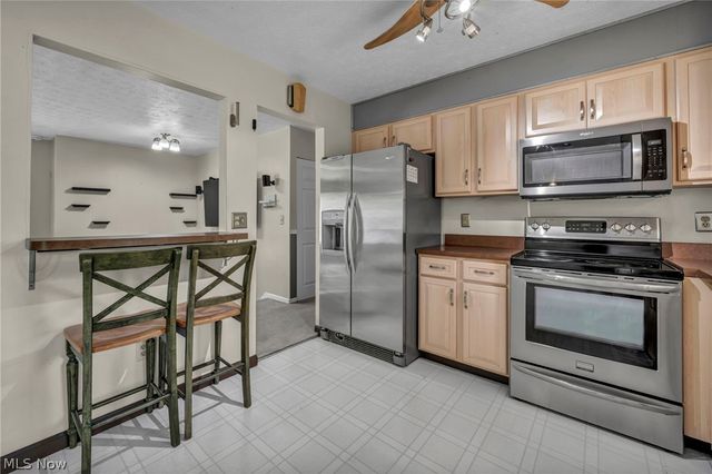 8600 Brentwood Drive, Olmsted Twp, OH 44138