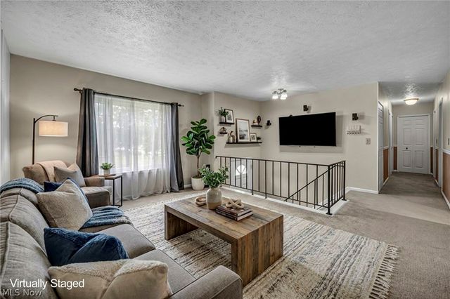 8600 Brentwood Drive, Olmsted Twp, OH 44138