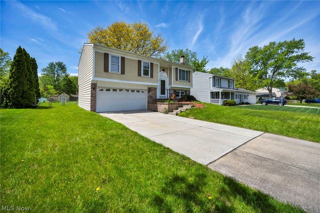 8600 Brentwood Drive, Olmsted Twp, OH 44138