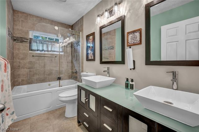 8600 Brentwood Drive, Olmsted Twp, OH 44138
