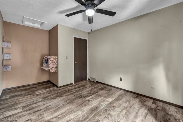 8600 Brentwood Drive, Olmsted Twp, OH 44138