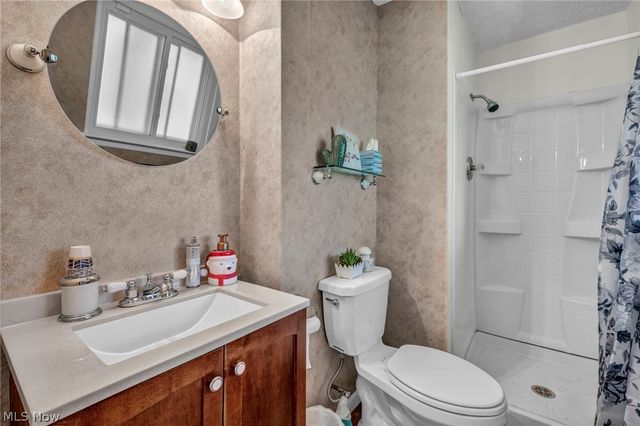 8600 Brentwood Drive, Olmsted Twp, OH 44138