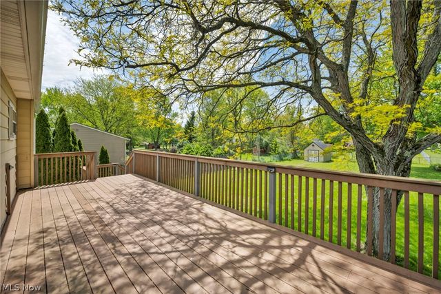 8600 Brentwood Drive, Olmsted Twp, OH 44138