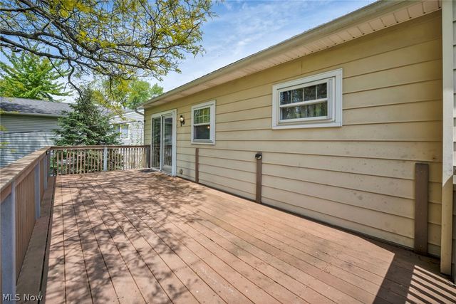 8600 Brentwood Drive, Olmsted Twp, OH 44138