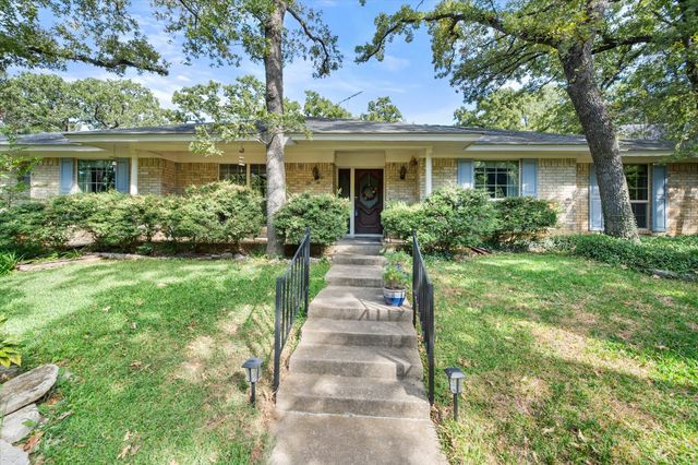 2213 Shadywood Court, Arlington, TX 76012